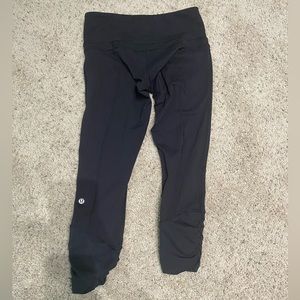 Small Lulu lemon calve length leggings